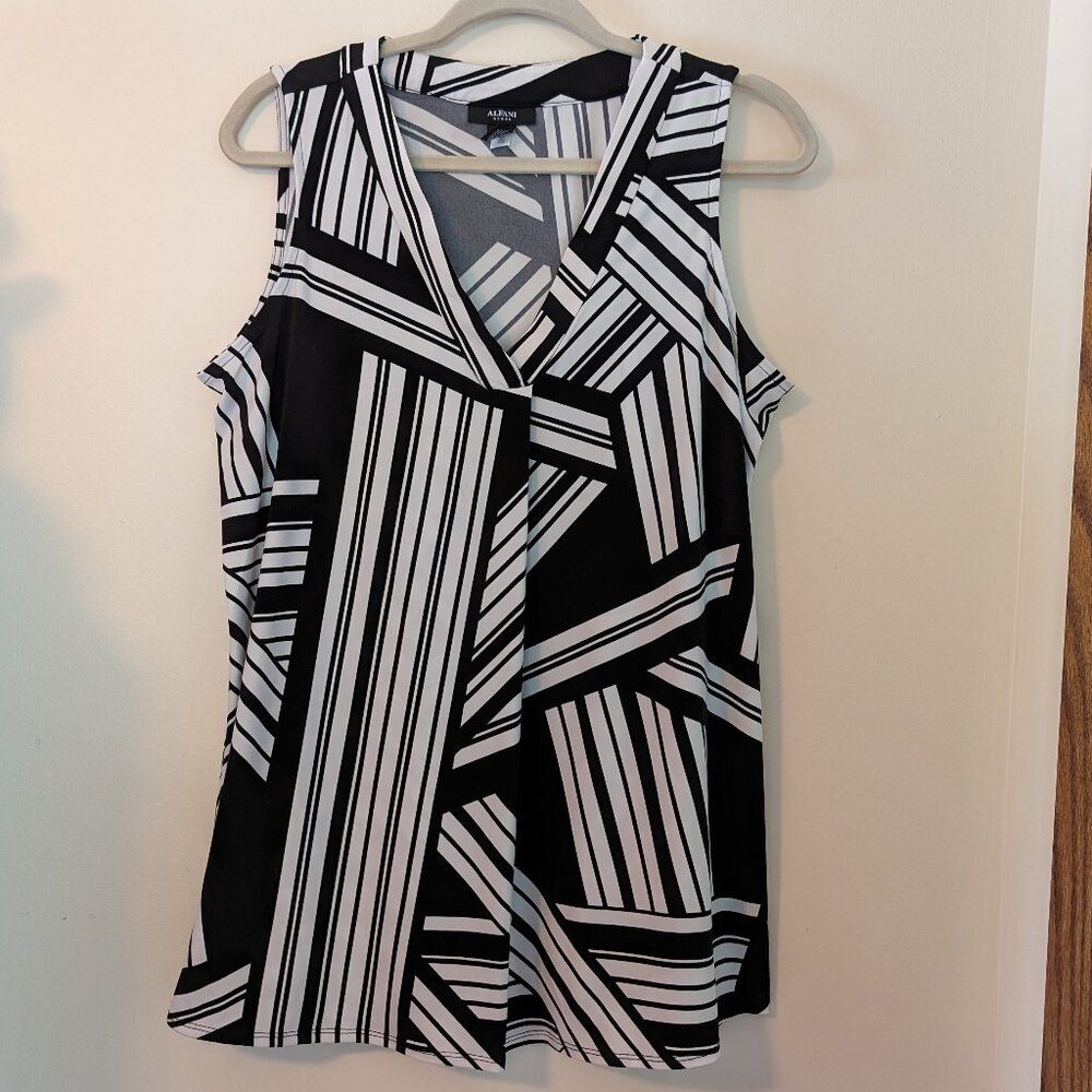 Beautiful Plus Size Sleeveless Black and White Shirt